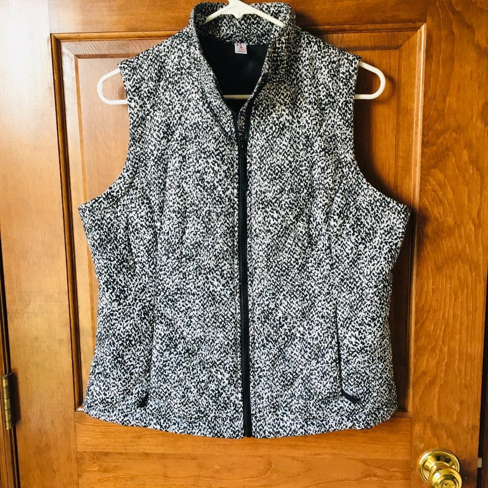 Exertek Petite Black and White Vest  Size Petite Medium
